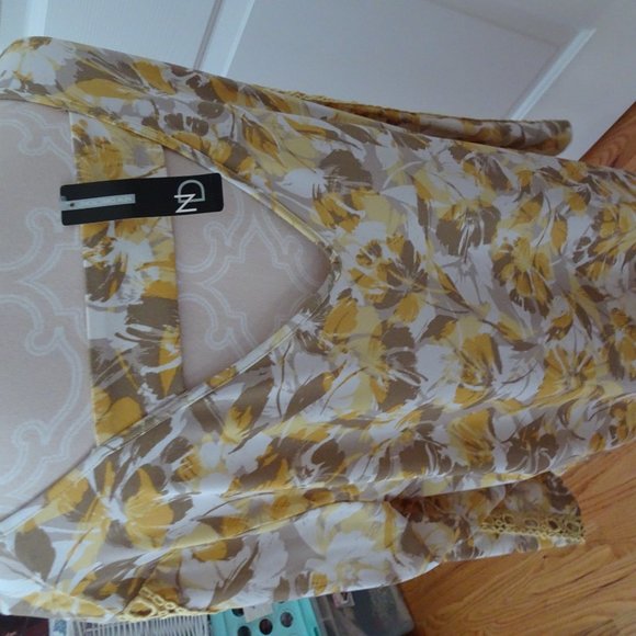 Women's XL Yelow/Tan Tunic Top NWT - Picture 6 of 9